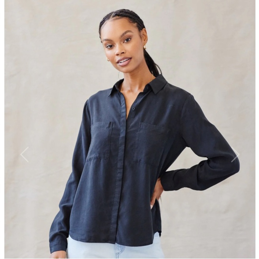 NWT Bella Dahl sold out Two Pocket Classic Button Down - Vintage Black